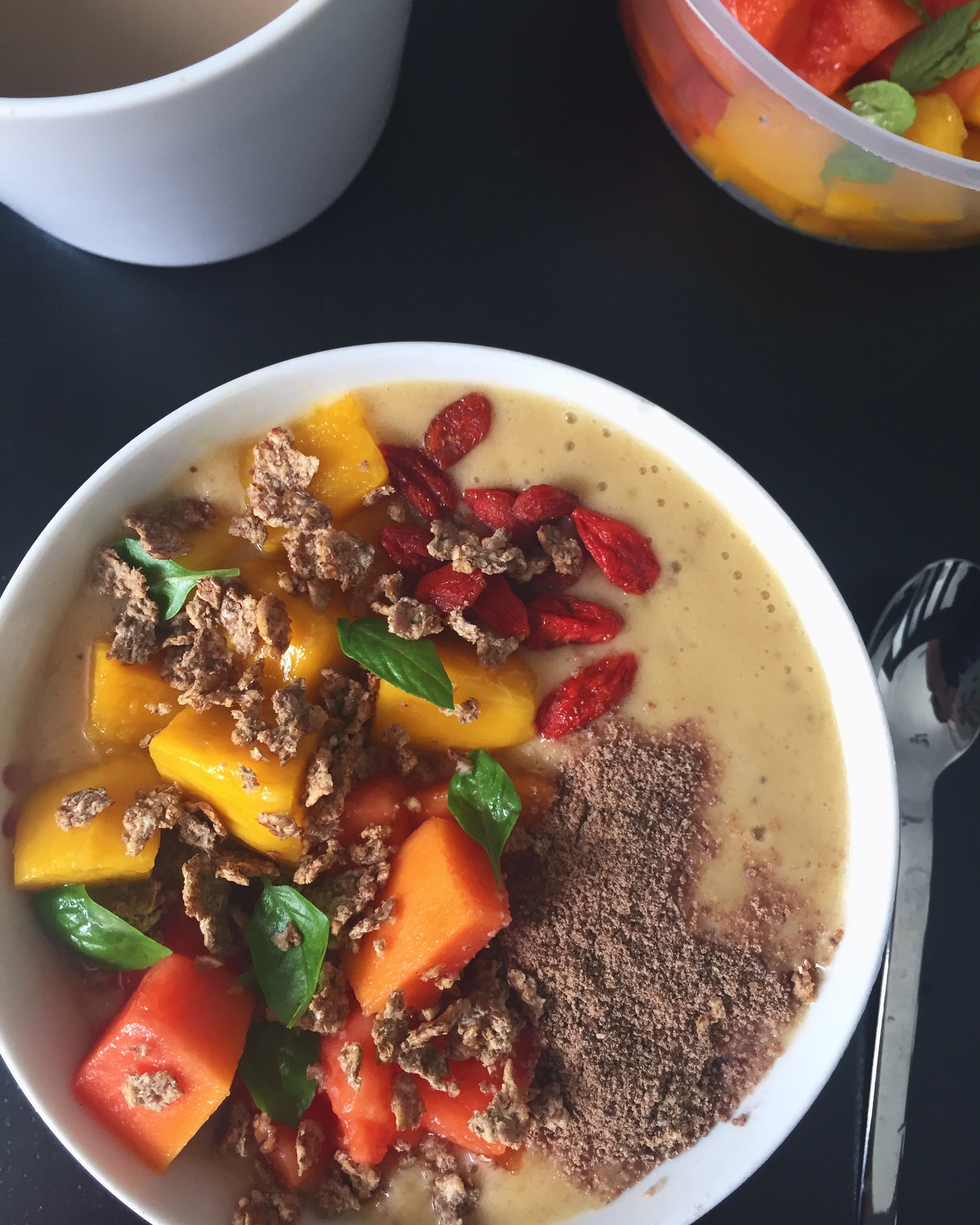 Tropical Oat Smoothie Bowl