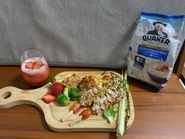 Oatmealious Platter With Creamy Strawberry Smoothie