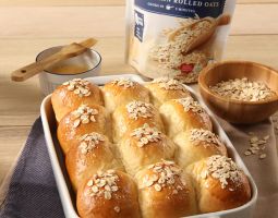 (Sample) Oatmeal Dinner Rolls