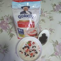 Oatmeal with Assorted Fruits