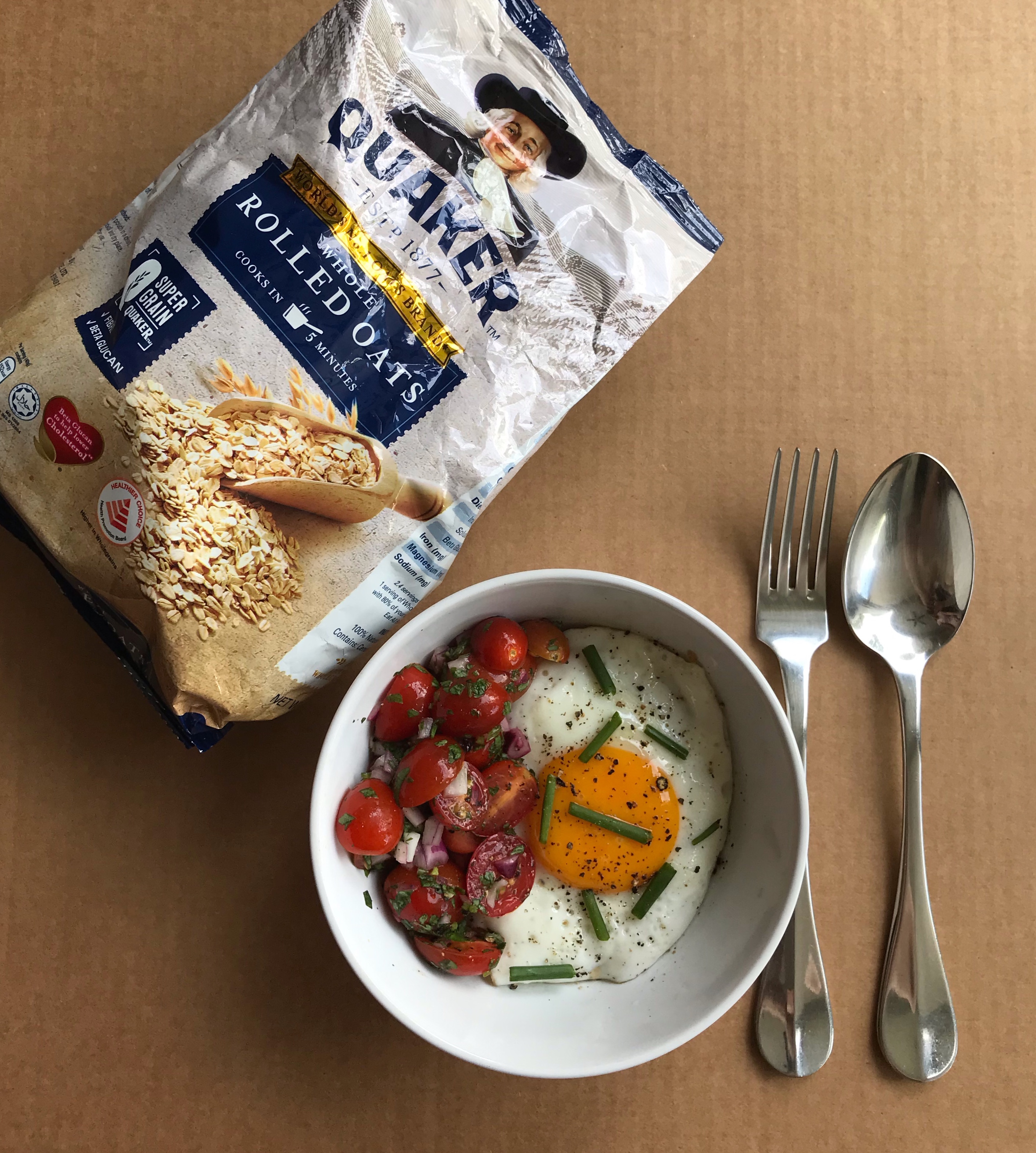 Vegeterian Breakfast Salsa And Egg Oats Bowl