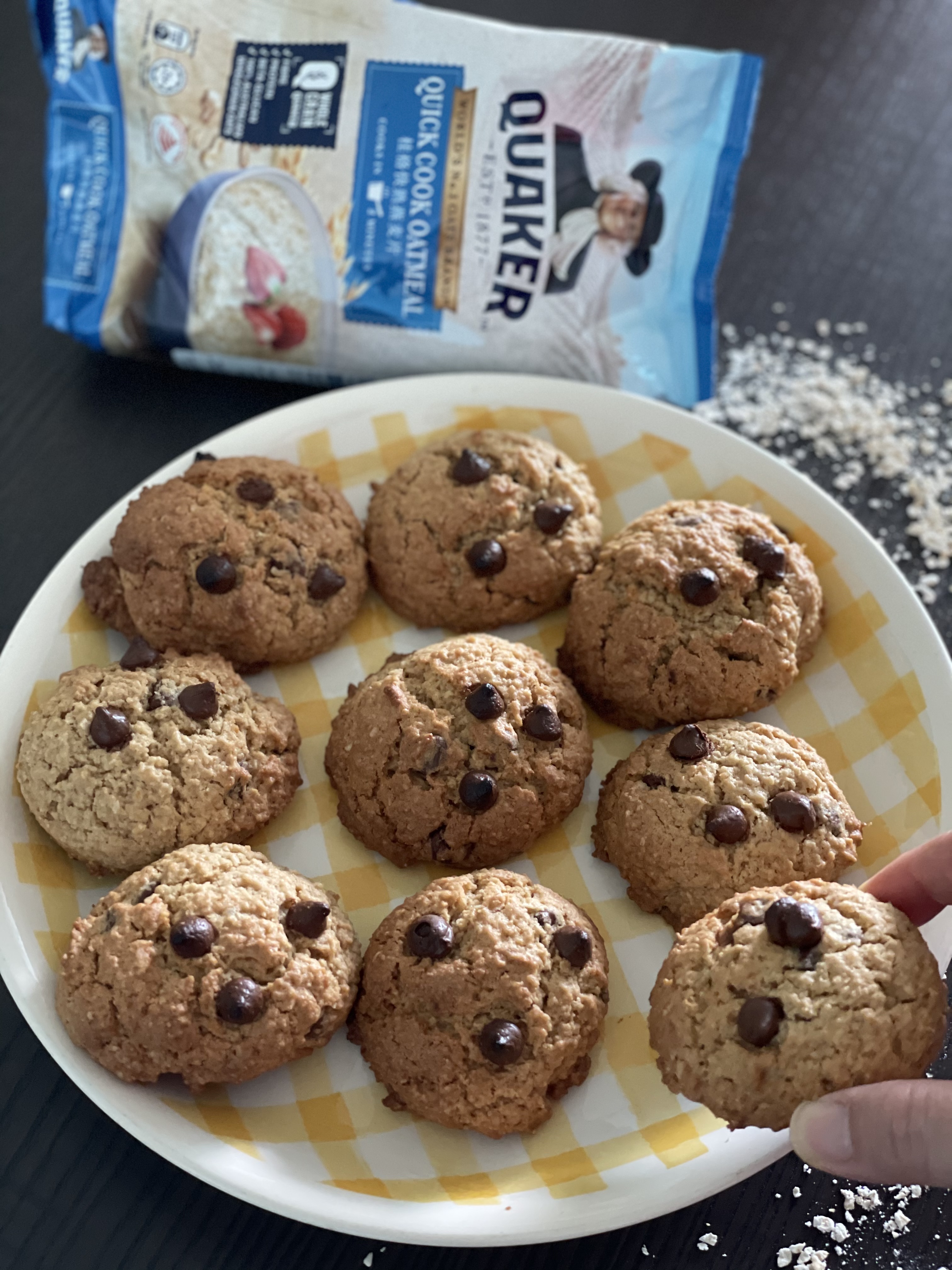 (no banana) choc-chip oat cookies