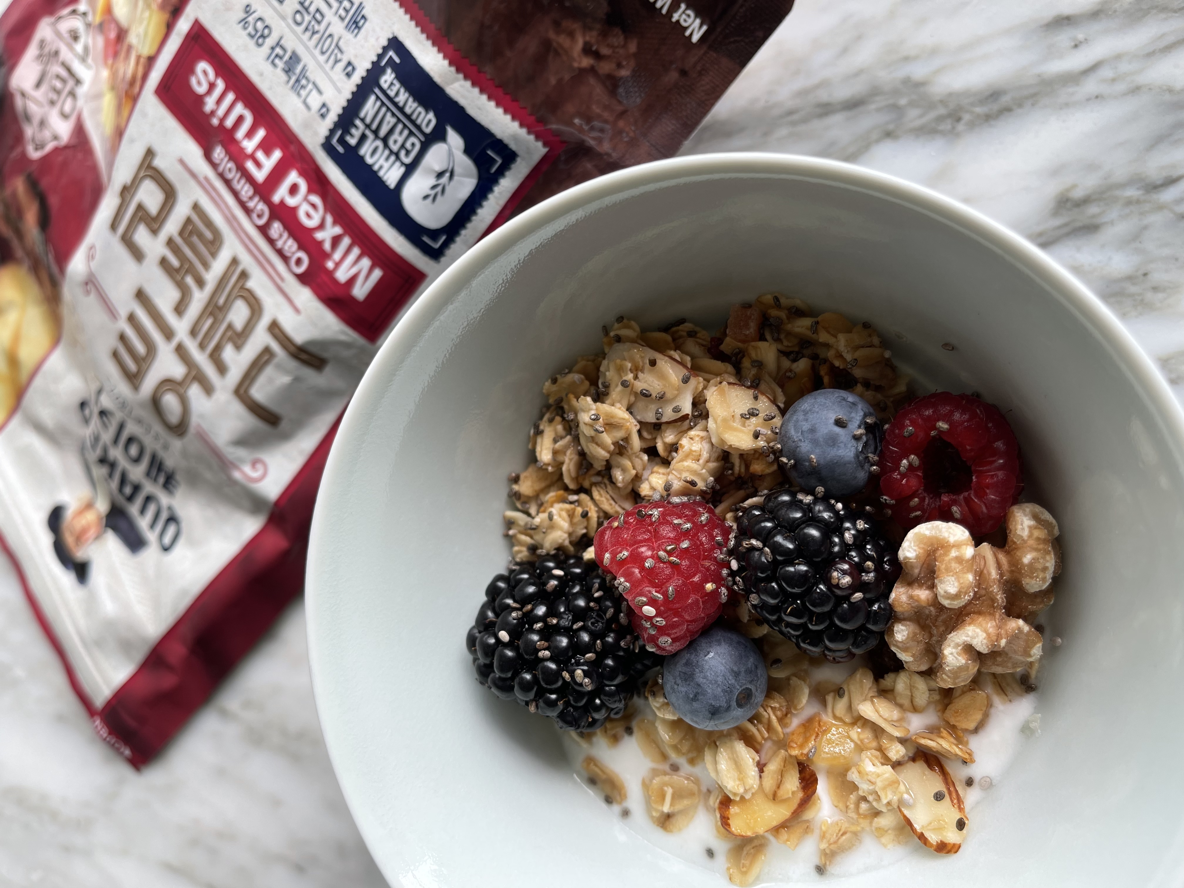 Hearty fruity yoghurt bowl!