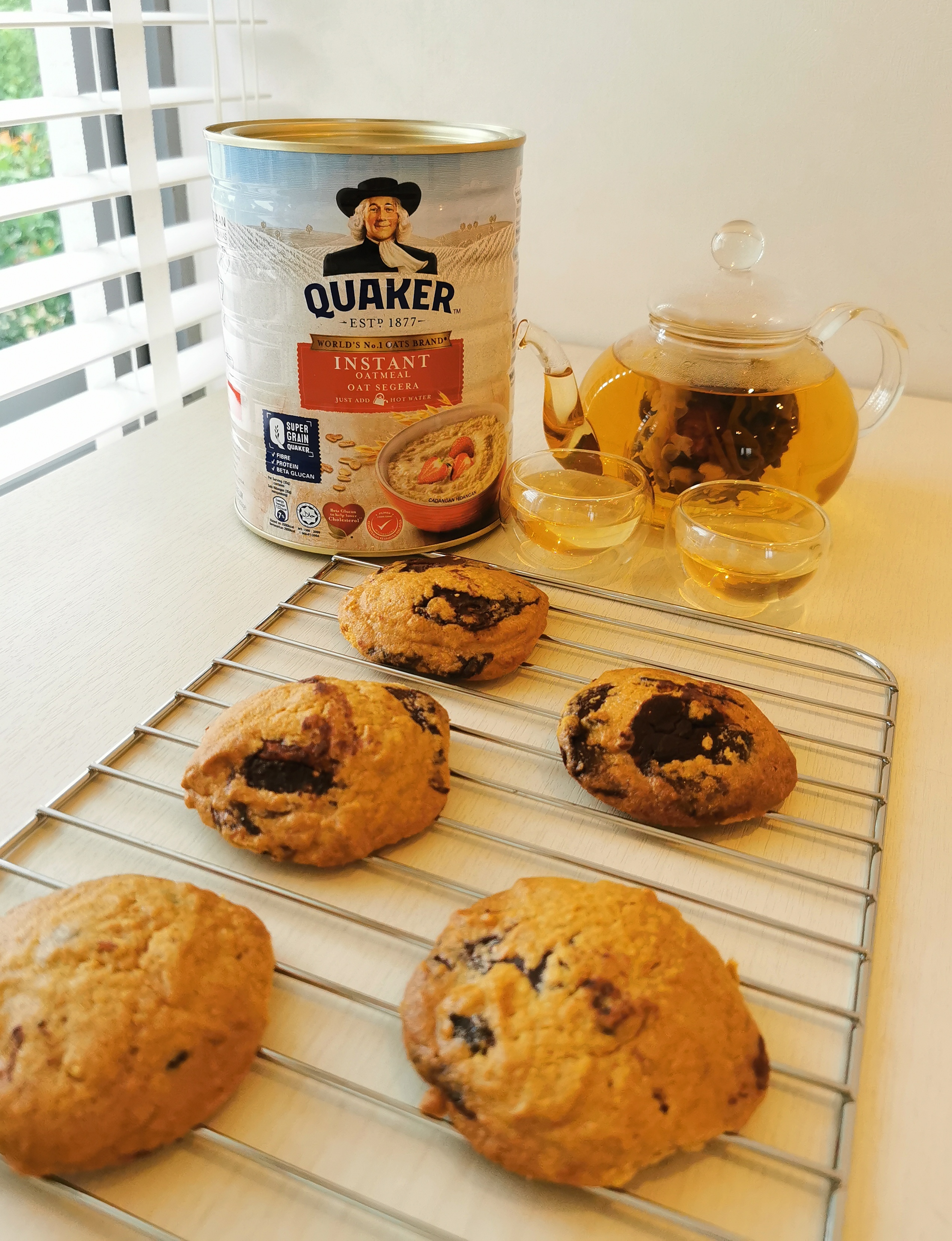 Easy Sugar free Soft Baked Quaker Oat Flour Chocolate Chips Cookies