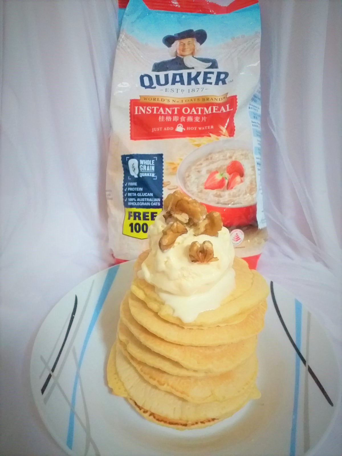 Gluten Free Oatmeal Pancakes with Low Fat Oatmeal Ice Ceam