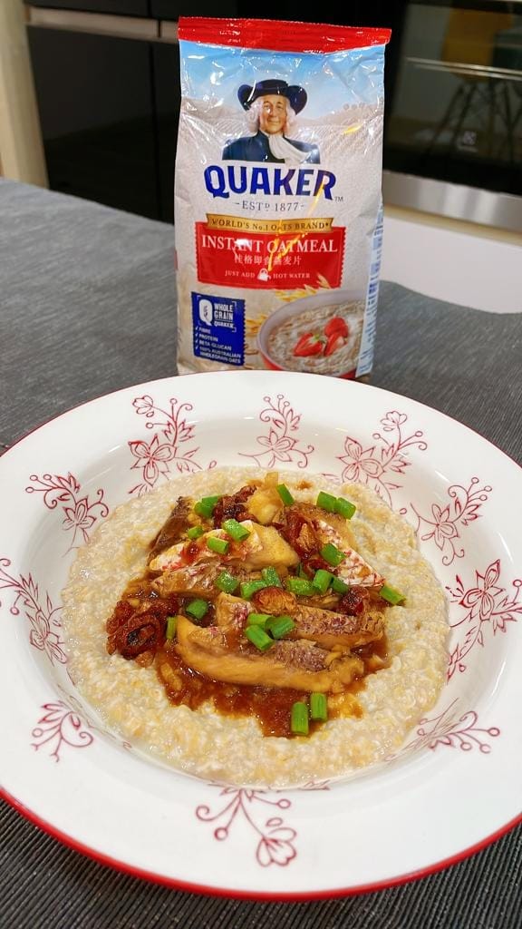 Savoury Oatmeal with Fish Slice