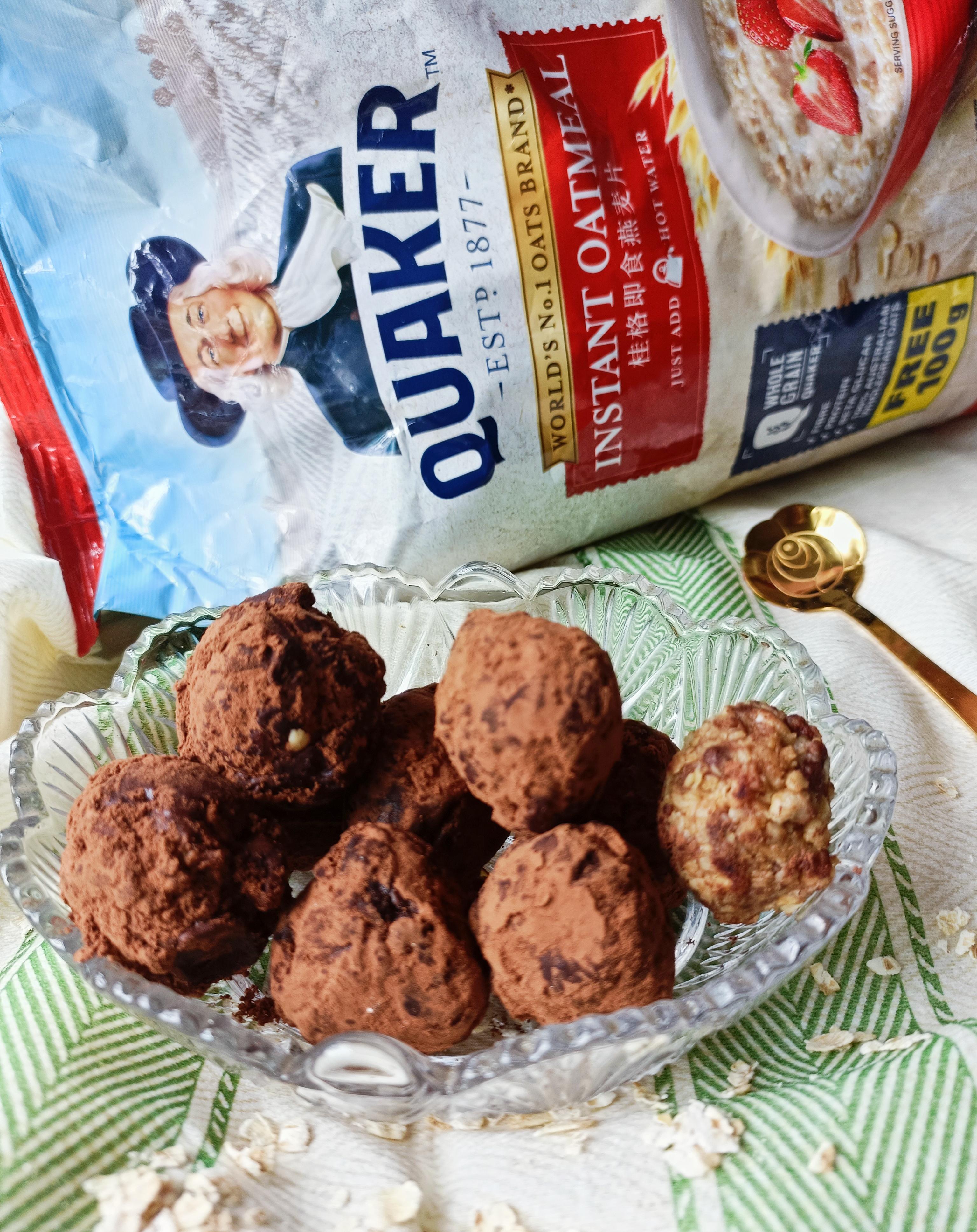 No-Bake Double Chocolate Quaker Bites